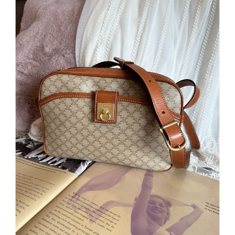 思琳 賽琳 老花 腋下包 肩背包 中古包Celine macadam triomphe vintage bag 賽琳 │ 單肩包 │ 斜背包 │ 古著包 │ 側揹包-1