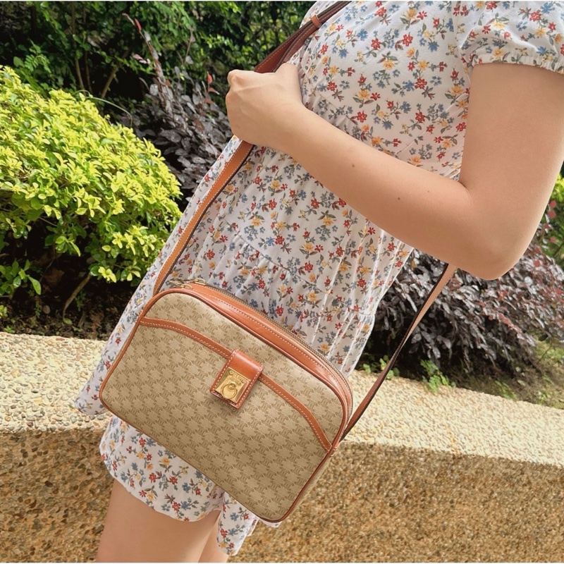 思琳 賽琳 老花 腋下包 肩背包 中古包Celine macadam triomphe vintage bag 賽琳 │ 單肩包 │ 斜背包 │ 古著包 │ 側揹包-2