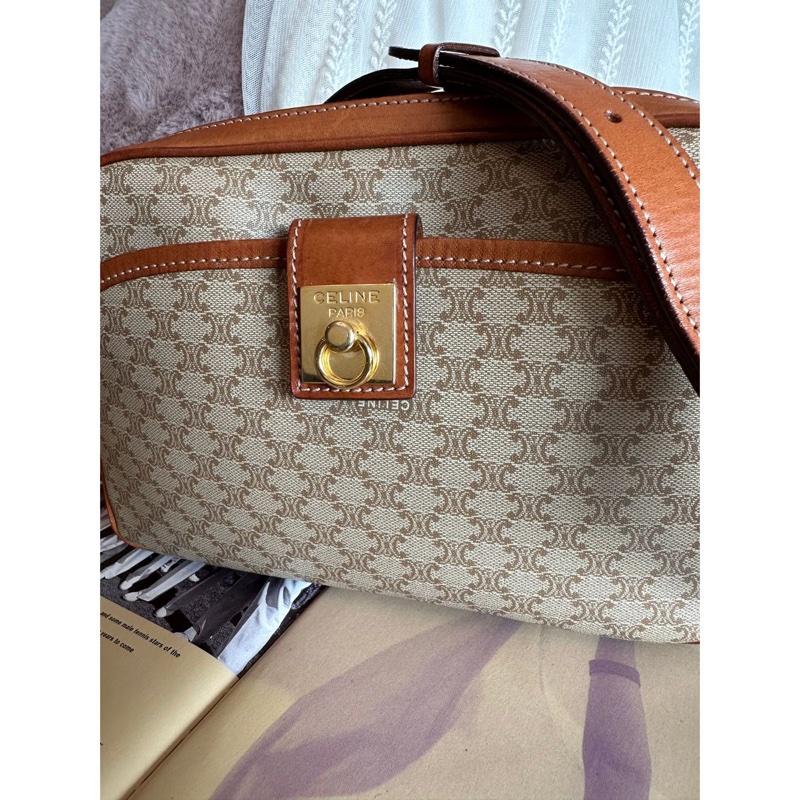 思琳 賽琳 老花 腋下包 肩背包 中古包Celine macadam triomphe vintage bag 賽琳 │ 單肩包 │ 斜背包 │ 古著包 │ 側揹包-3