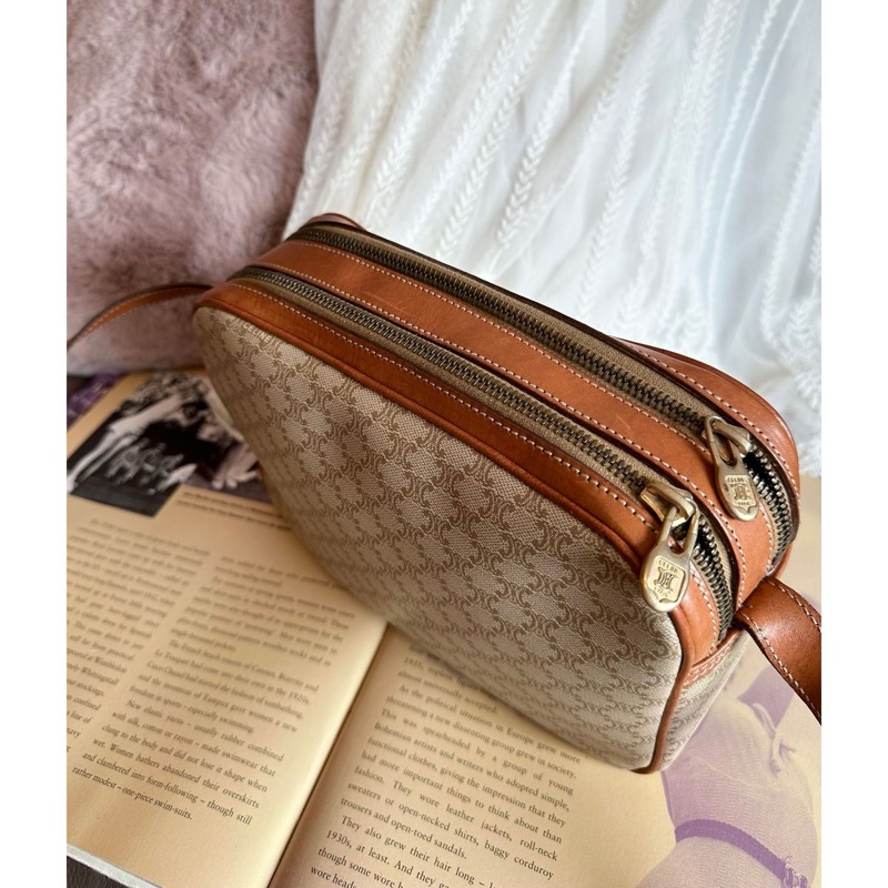 思琳 賽琳 老花 腋下包 肩背包 中古包Celine macadam triomphe vintage bag 賽琳 │ 單肩包 │ 斜背包 │ 古著包 │ 側揹包-7