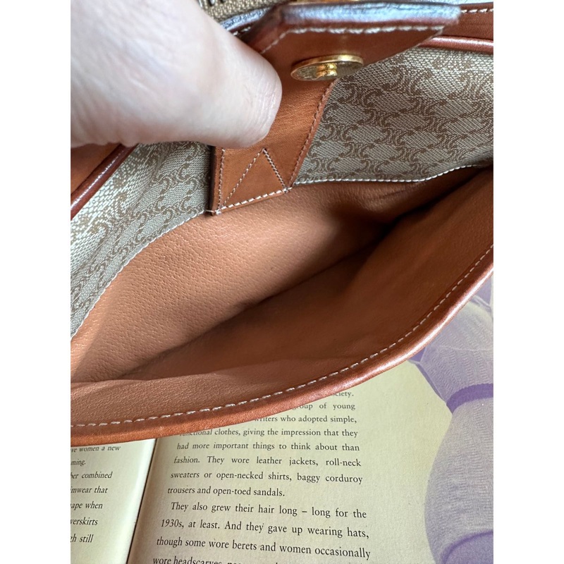 思琳 賽琳 老花 腋下包 肩背包 中古包Celine macadam triomphe vintage bag 賽琳 │ 單肩包 │ 斜背包 │ 古著包 │ 側揹包-10