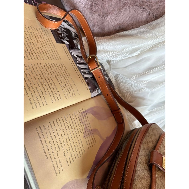 思琳 賽琳 老花 腋下包 肩背包 中古包Celine macadam triomphe vintage bag 賽琳 │ 單肩包 │ 斜背包 │ 古著包 │ 側揹包-17