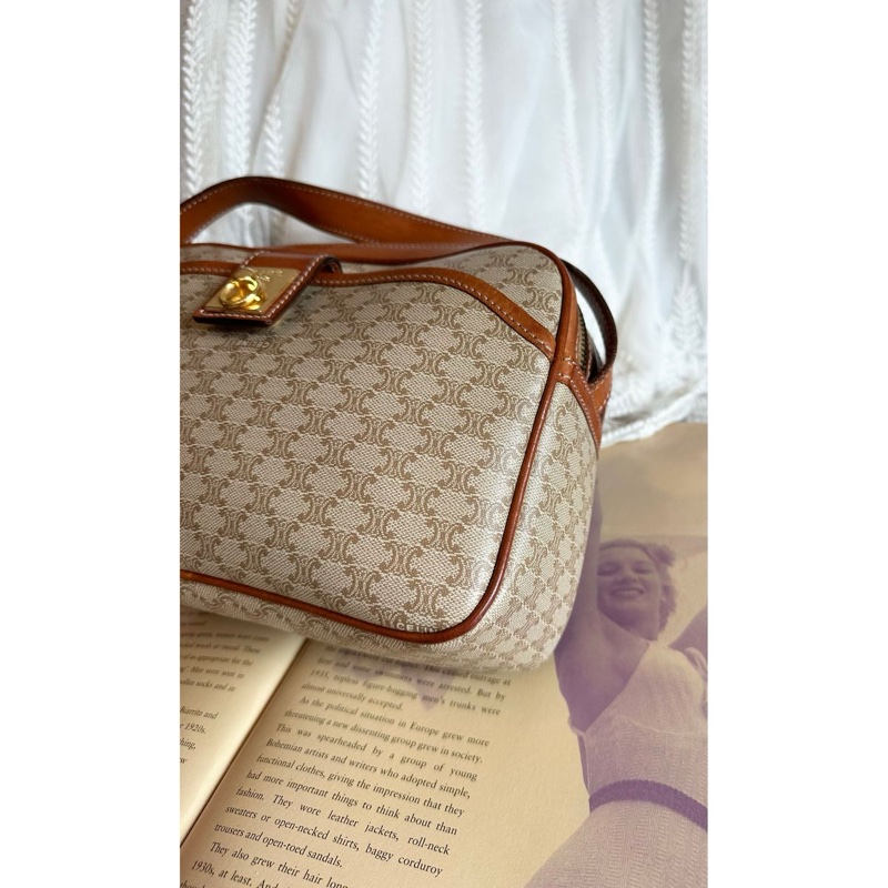 思琳 賽琳 老花 腋下包 肩背包 中古包Celine macadam triomphe vintage bag 賽琳 │ 單肩包 │ 斜背包 │ 古著包 │ 側揹包-18