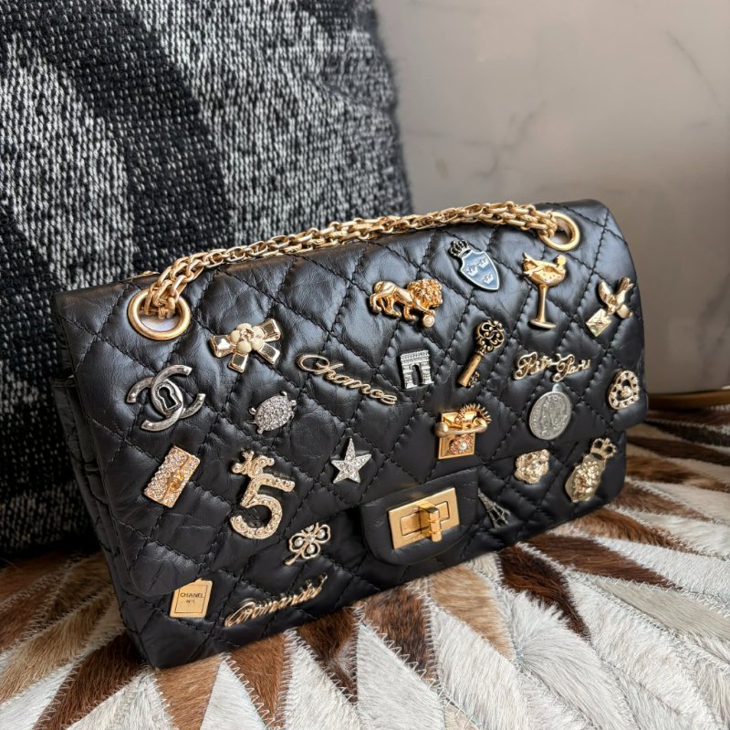 )CHANEL 復刻版徽章包 金鏈24CM 黑色-4