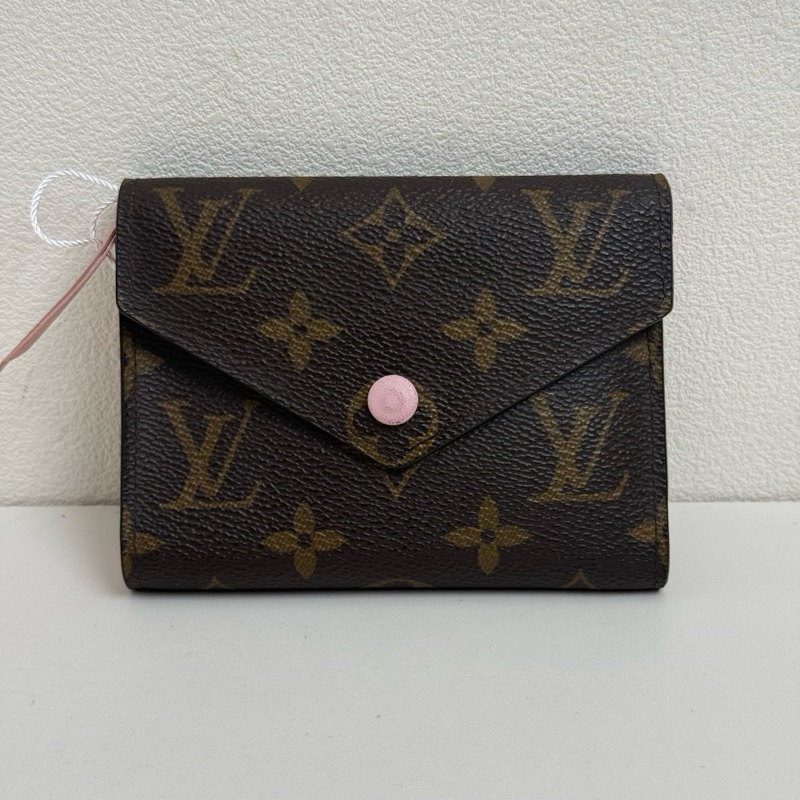 LouisVuitton路易威登 豆豆錢包 粉色 三折錢包🈚附件-0