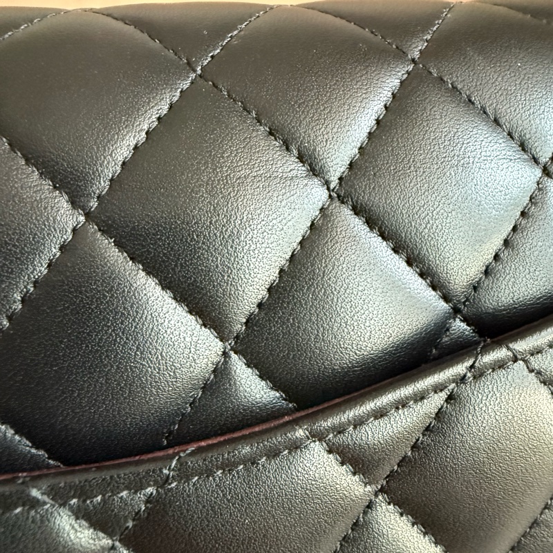 Chanel Classic Flap Bag 黑色菱格紋手袋-17