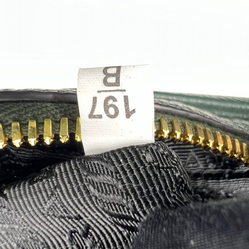 Prada 粒面小牛皮相機包-4