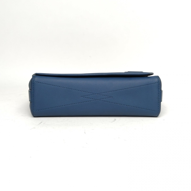 LOUIS VUITTON 藍色牛皮晶片Takeoff郵差包-3