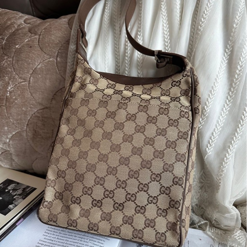 古馳 gucci 老花 腋下包 肩背包 GG Monogram 緹花帆布 Hobo半月包 牛角包 單肩腋下包-6