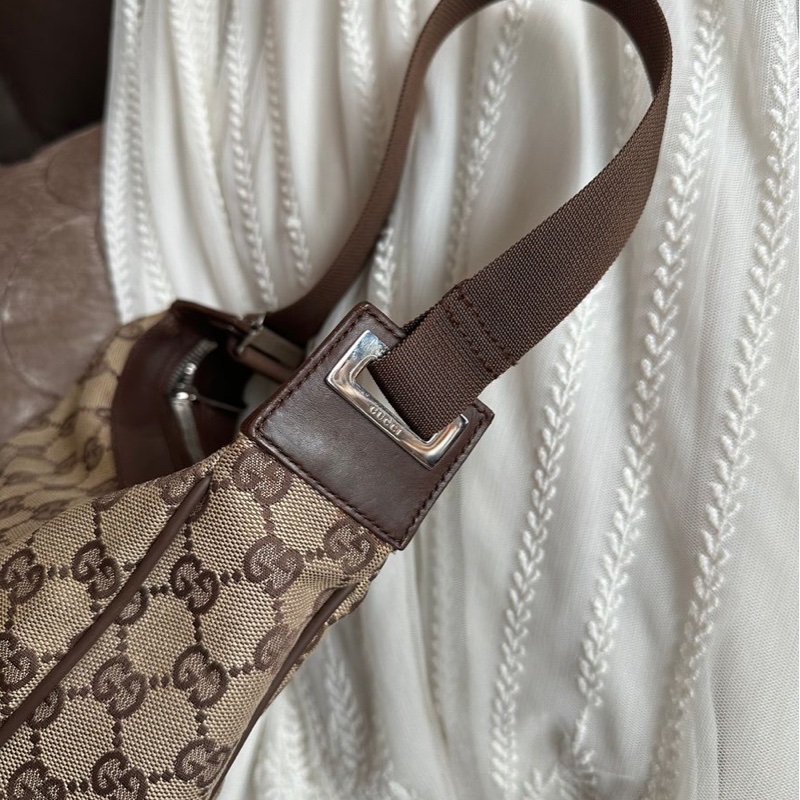 古馳 gucci 老花 腋下包 肩背包 GG Monogram 緹花帆布 Hobo半月包 牛角包 單肩腋下包-11