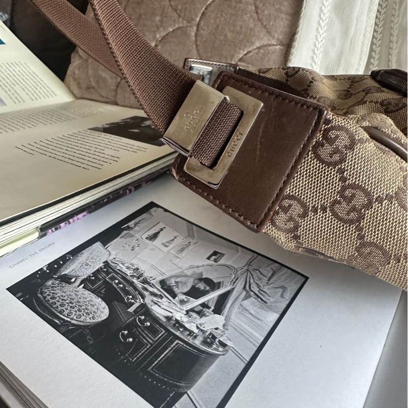 古馳 gucci 老花 腋下包 肩背包 GG Monogram 緹花帆布 Hobo半月包 牛角包 單肩腋下包-14