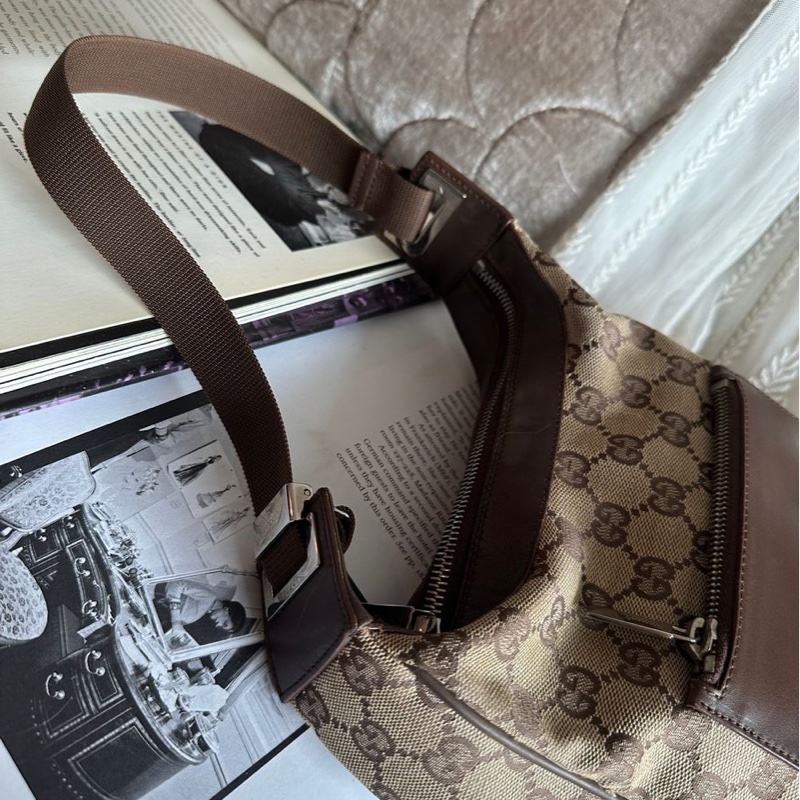 古馳 gucci 老花 腋下包 肩背包 GG Monogram 緹花帆布 Hobo半月包 牛角包 單肩腋下包-15