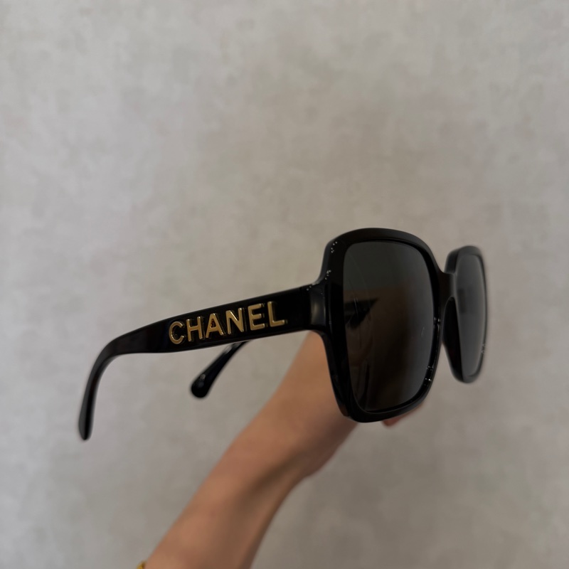Chanel 黑色金字Logo太陽眼鏡-0