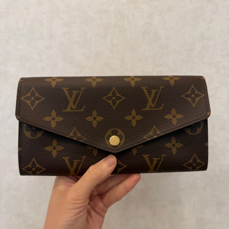 LV 原花金釦內芭蕾粉Sarah長夾M60531-0