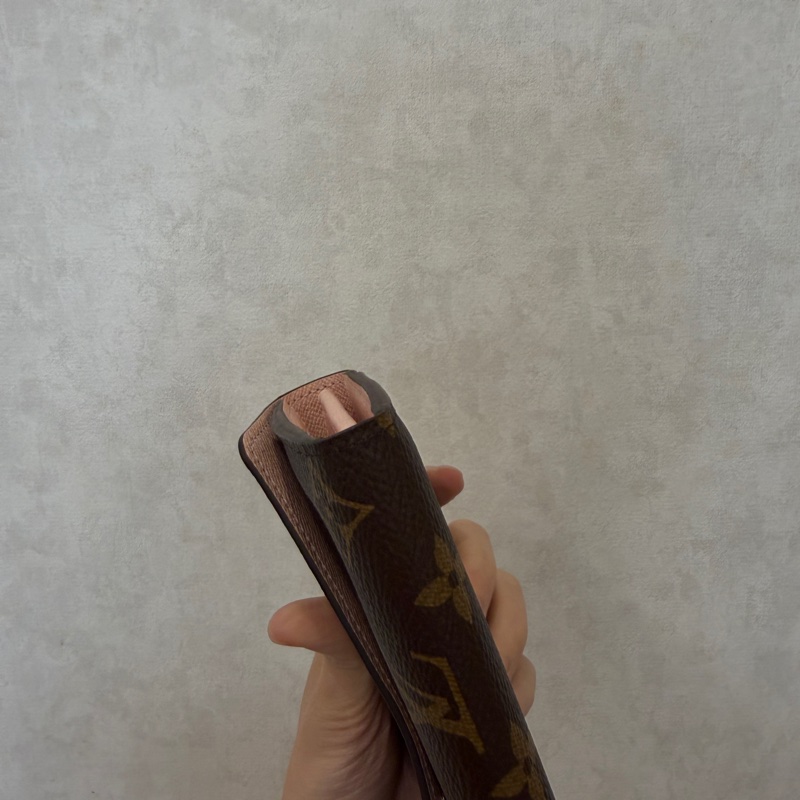 LV 原花金釦內芭蕾粉Sarah長夾M60531-9