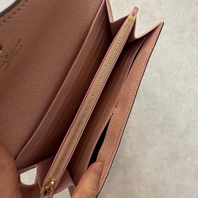 LV 原花金釦內芭蕾粉Sarah長夾M60531-13
