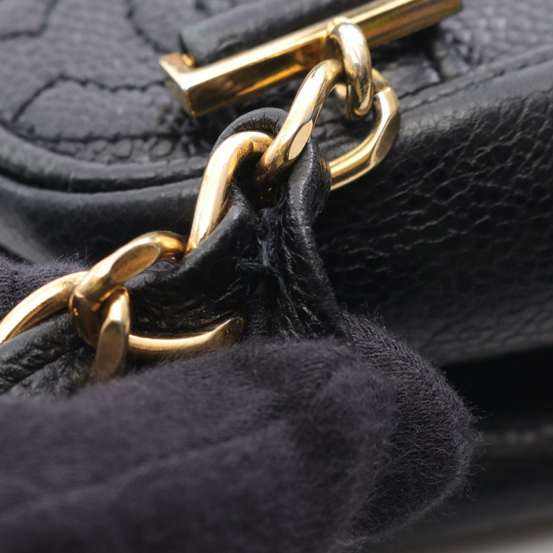 香奈兒 (CHANEL) 三重 COCO 標誌鏈雙肩包，黑色小牛皮，二手女士款，CC 標誌-12