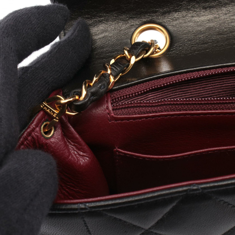 香奈兒 (CHANEL) 絎縫 Diana 翻蓋鏈條肩背斜挎包，羊皮材質，黑色，二手，金色五金-5