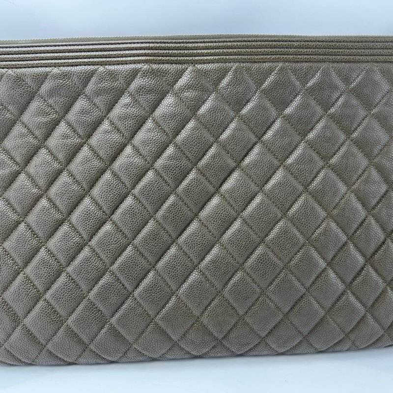 Chanel Le Boy 系列菱格荔枝紋手拿包-7