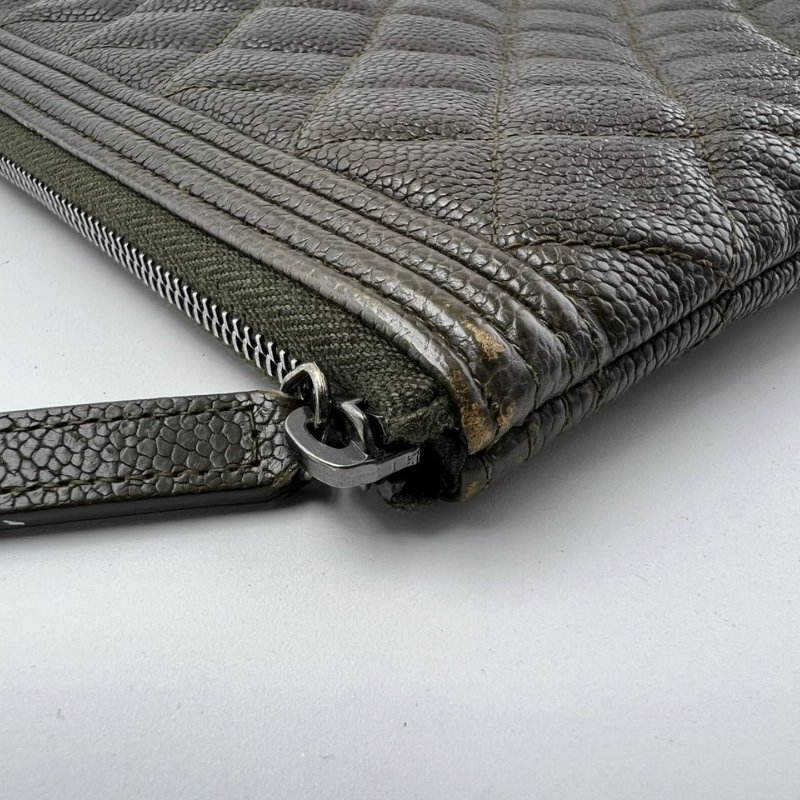 Chanel Le Boy 系列菱格荔枝紋手拿包-9