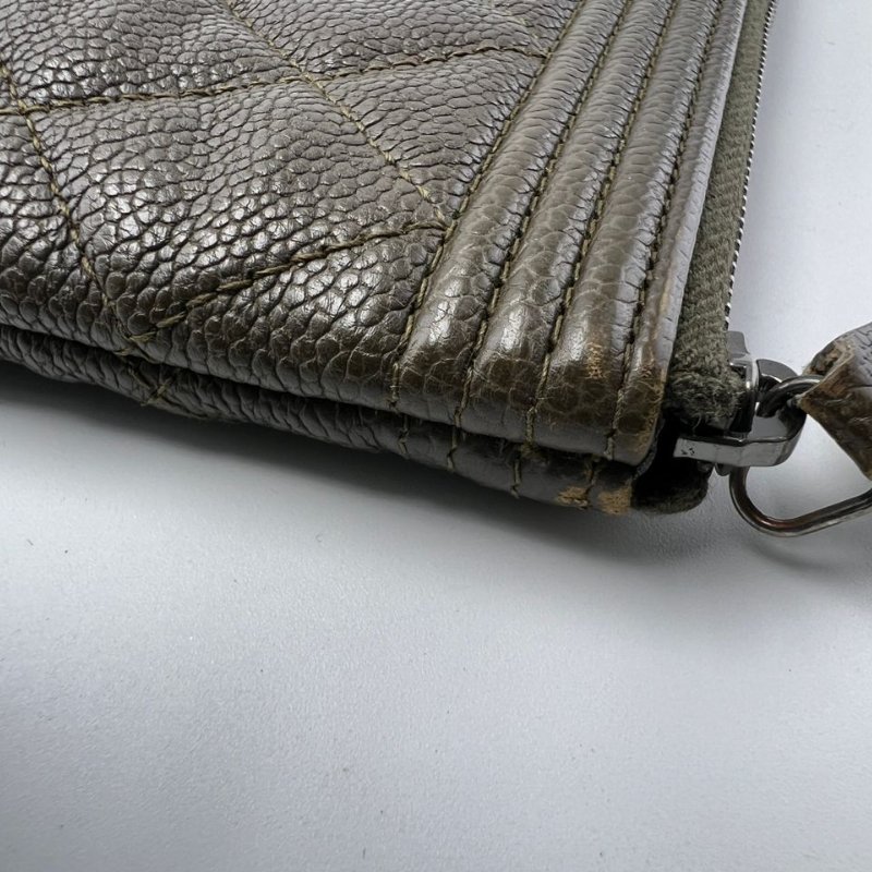 Chanel Le Boy 系列菱格荔枝紋手拿包-11