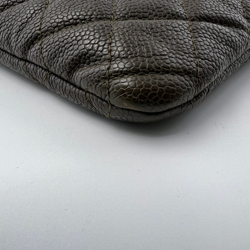 Chanel Le Boy 系列菱格荔枝紋手拿包-12