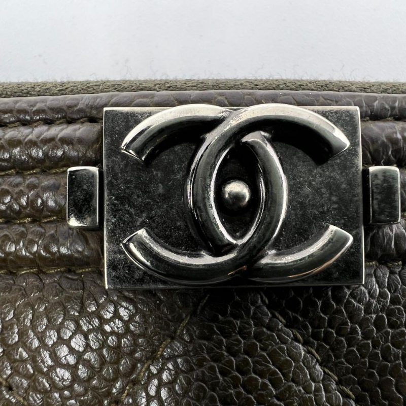 Chanel Le Boy 系列菱格荔枝紋手拿包-17