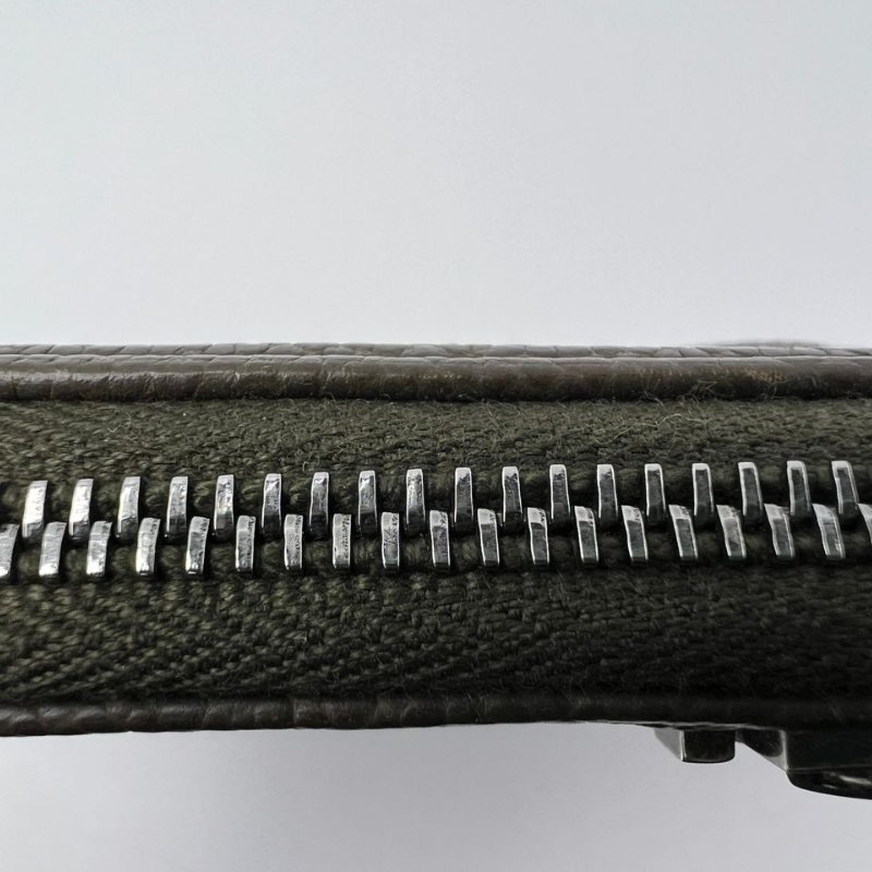 Chanel Le Boy 系列菱格荔枝紋手拿包-18