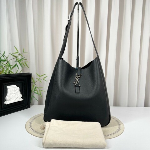 SAINT LAURENT聖羅蘭 銀色Logo鉤扣開合 黑色柔軟粒面牛皮 Hobo流浪包手提單肩包