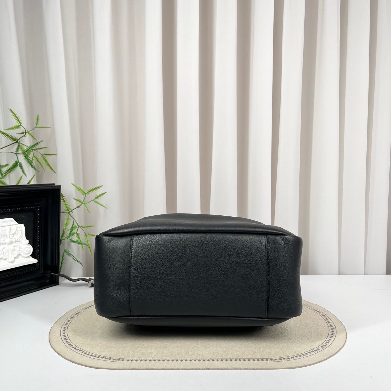 SAINT LAURENT聖羅蘭 銀色Logo鉤扣開合 黑色柔軟粒面牛皮 Hobo流浪包手提單肩包-4