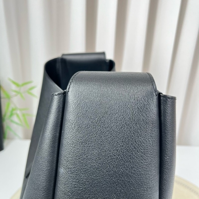 SAINT LAURENT聖羅蘭 銀色Logo鉤扣開合 黑色柔軟粒面牛皮 Hobo流浪包手提單肩包-16