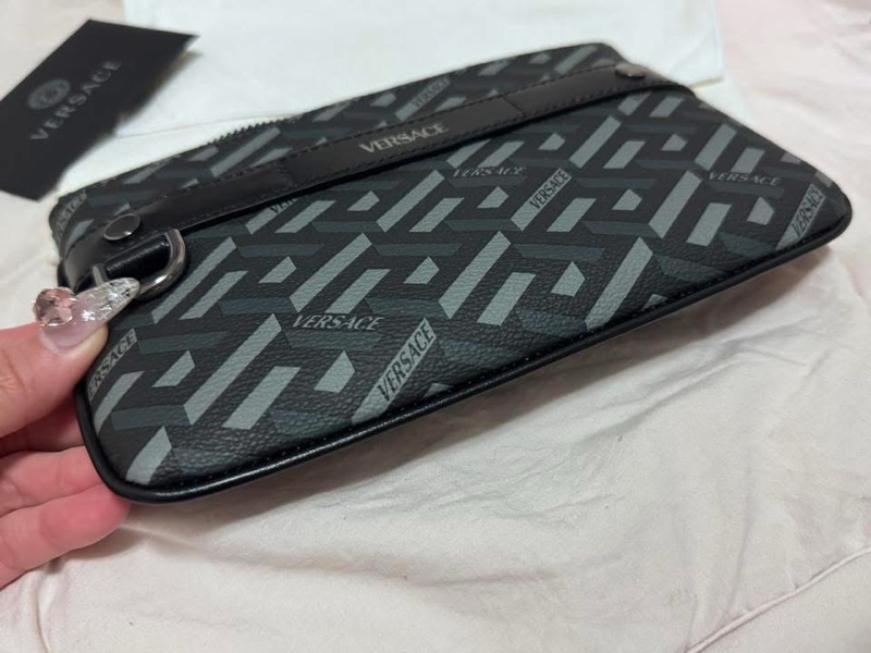 全新 VERSACE凡賽斯手拿包 護照包 腰包-1