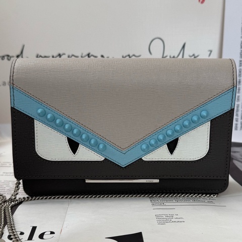 芬迪 Fendi 小惡魔鏈條包 底長19cm  🈚附件