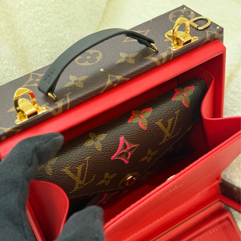 (情人節限定款💝）Lv愛心硬箱信封子母手提單肩斜背包 專櫃二十幾萬-8