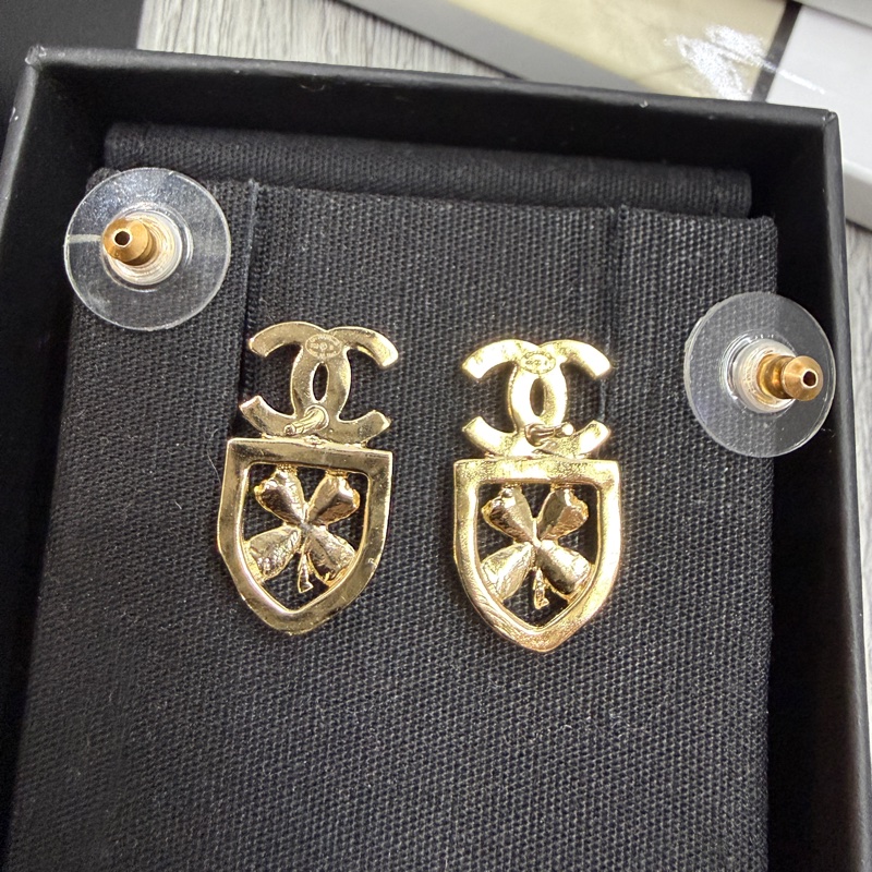 全新香奈兒chanel  cc logo 耳釘 盾牌耳環-3