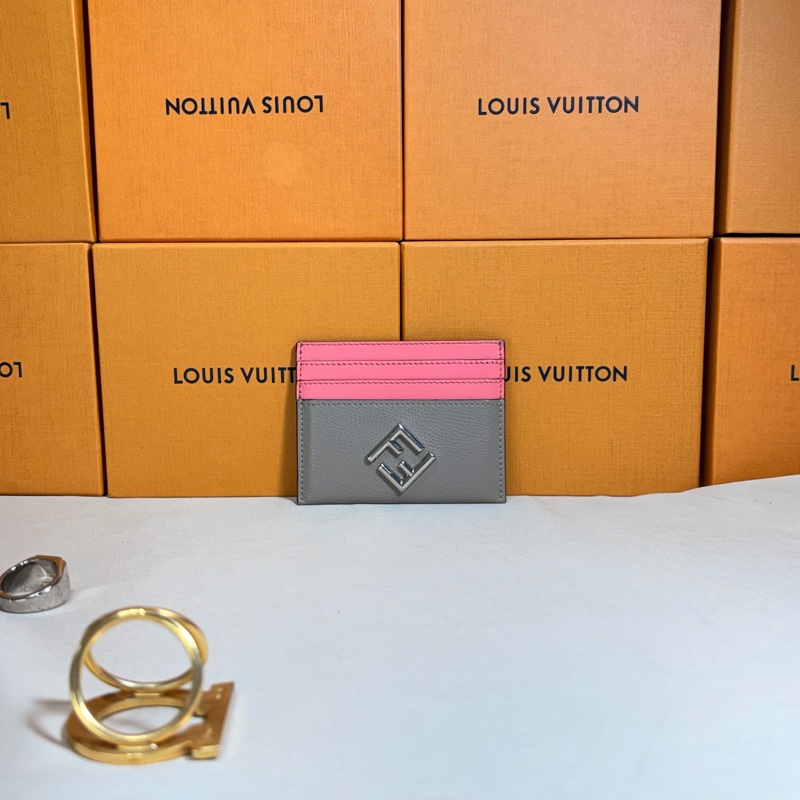 ✨近新閒置 fendi 芬迪 大logo拼色7卡卡夾-1