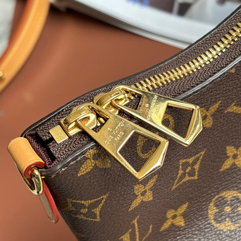 ::Louis Vuitton::LV M45832 Boulogne PM Monogram 牛皮飾邊牛角包 肩背包 鏈包-14