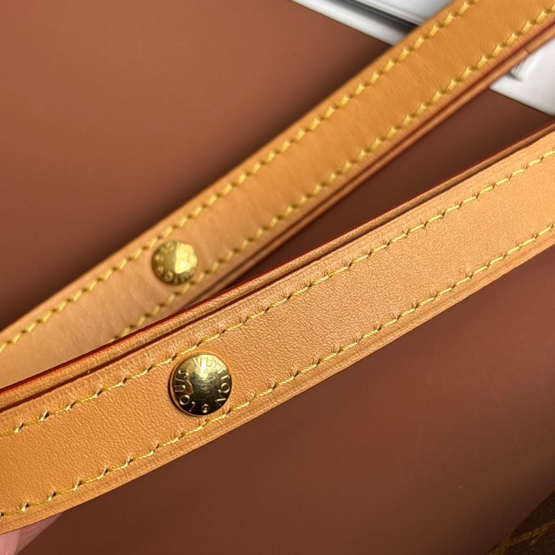 ::Louis Vuitton::LV M45832 Boulogne PM Monogram 牛皮飾邊牛角包 肩背包 鏈包-15