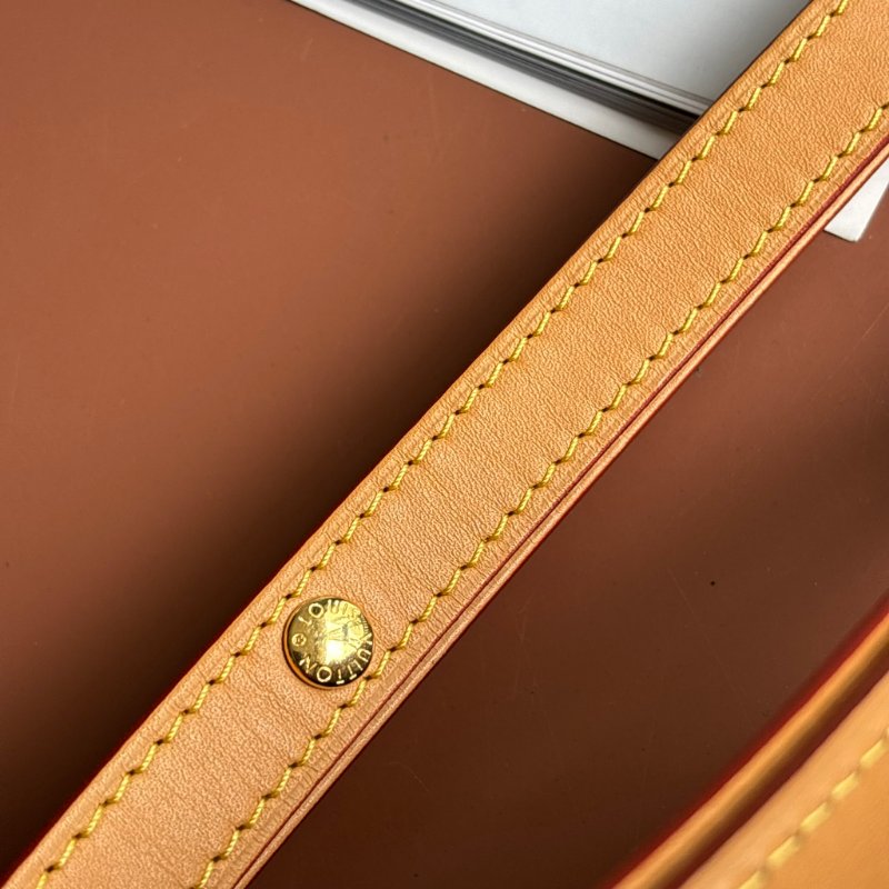 ::Louis Vuitton::LV M45832 Boulogne PM Monogram 牛皮飾邊牛角包 肩背包 鏈包-16