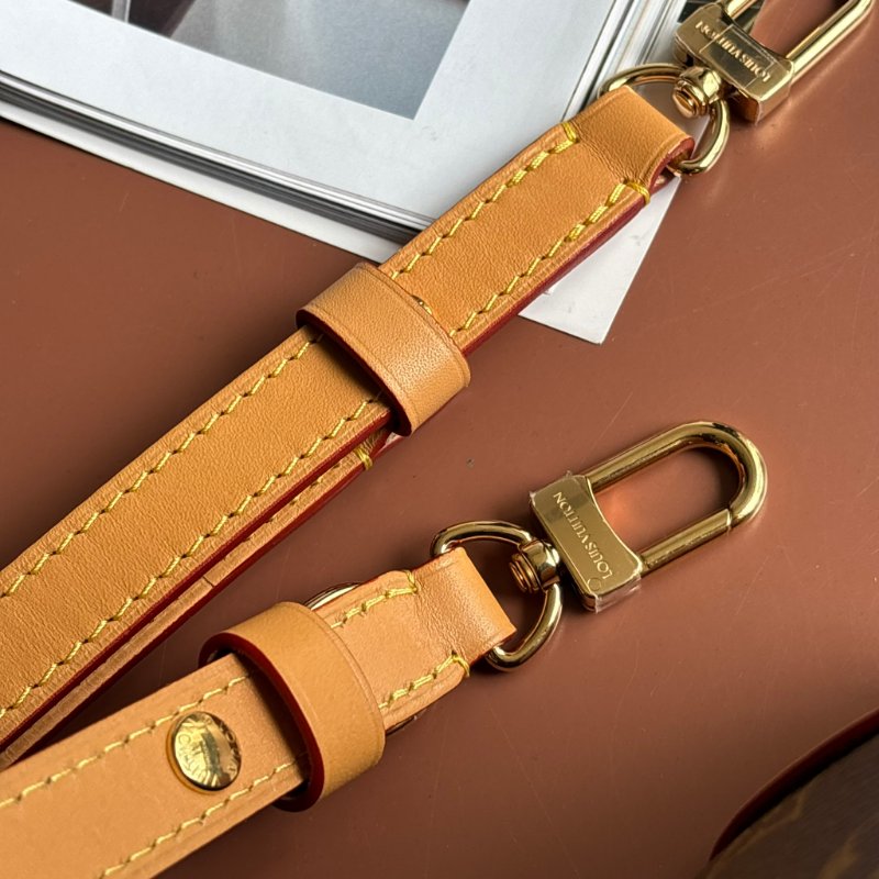 ::Louis Vuitton::LV M45832 Boulogne PM Monogram 牛皮飾邊牛角包 肩背包 鏈包-18