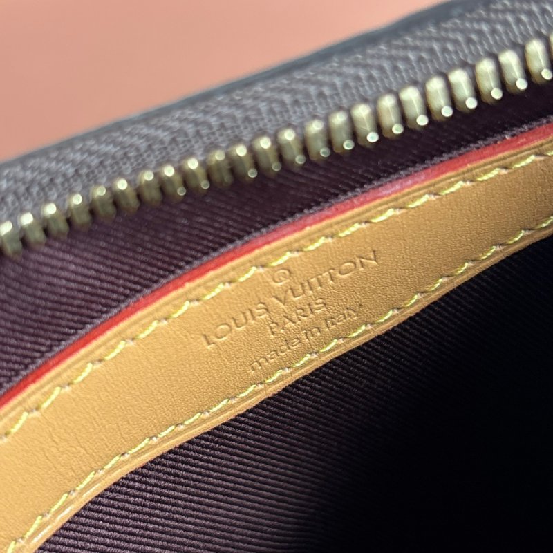 ::Louis Vuitton::LV M45832 Boulogne PM Monogram 牛皮飾邊牛角包 肩背包 鏈包-22