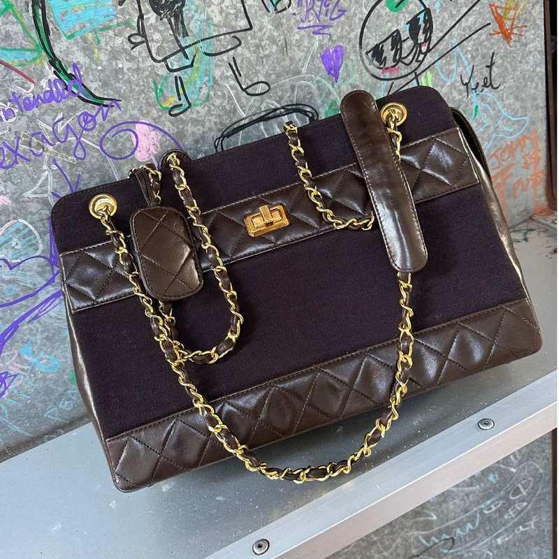 香奈兒 包 鏈條包 斜挎包 斜背包 側背包 手提包 深咖啡色 帆布 復古包 皮革包 包包 皮革包  二手包 中古包 二手  復古 古董包 稀有小極品 Vintage Chanel 2.55  crossbody bag 轉扣深棕皮革帆布鍊帶包-5