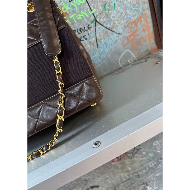 香奈兒 包 鏈條包 斜挎包 斜背包 側背包 手提包 深咖啡色 帆布 復古包 皮革包 包包 皮革包  二手包 中古包 二手  復古 古董包 稀有小極品 Vintage Chanel 2.55  crossbody bag 轉扣深棕皮革帆布鍊帶包-9