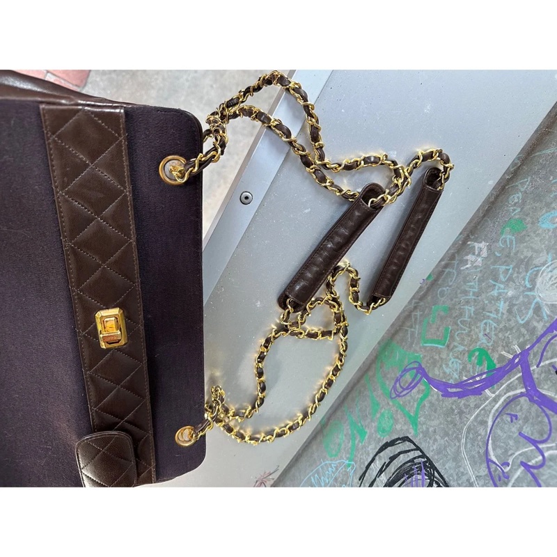 香奈兒 包 鏈條包 斜挎包 斜背包 側背包 手提包 深咖啡色 帆布 復古包 皮革包 包包 皮革包  二手包 中古包 二手  復古 古董包 稀有小極品 Vintage Chanel 2.55  crossbody bag 轉扣深棕皮革帆布鍊帶包-14
