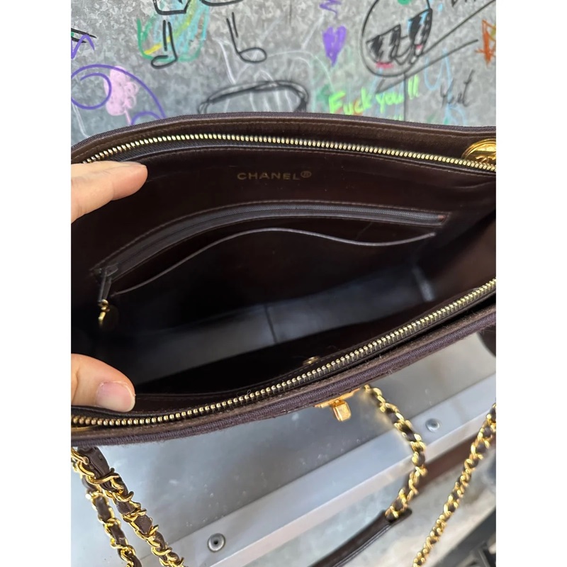 香奈兒 包 鏈條包 斜挎包 斜背包 側背包 手提包 深咖啡色 帆布 復古包 皮革包 包包 皮革包  二手包 中古包 二手  復古 古董包 稀有小極品 Vintage Chanel 2.55  crossbody bag 轉扣深棕皮革帆布鍊帶包-18