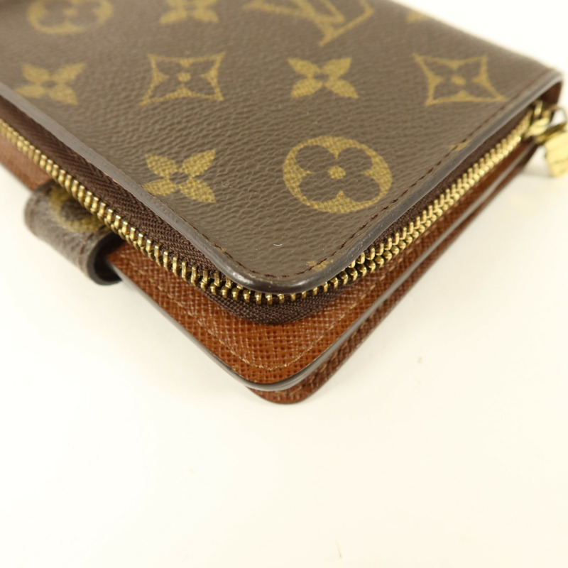 LOUIS VUITTON Monogram Compact Zipper Wallet金扣錢包-13