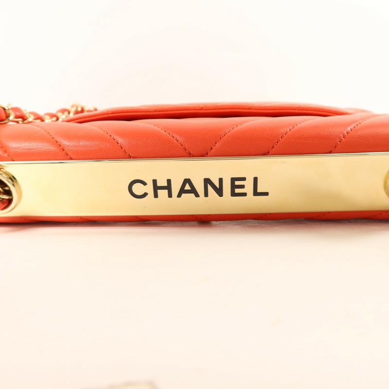CHANEL 羊皮皮革Trendy CC Chevron Wallet On Chain金扣鏈帶肩背袋-11