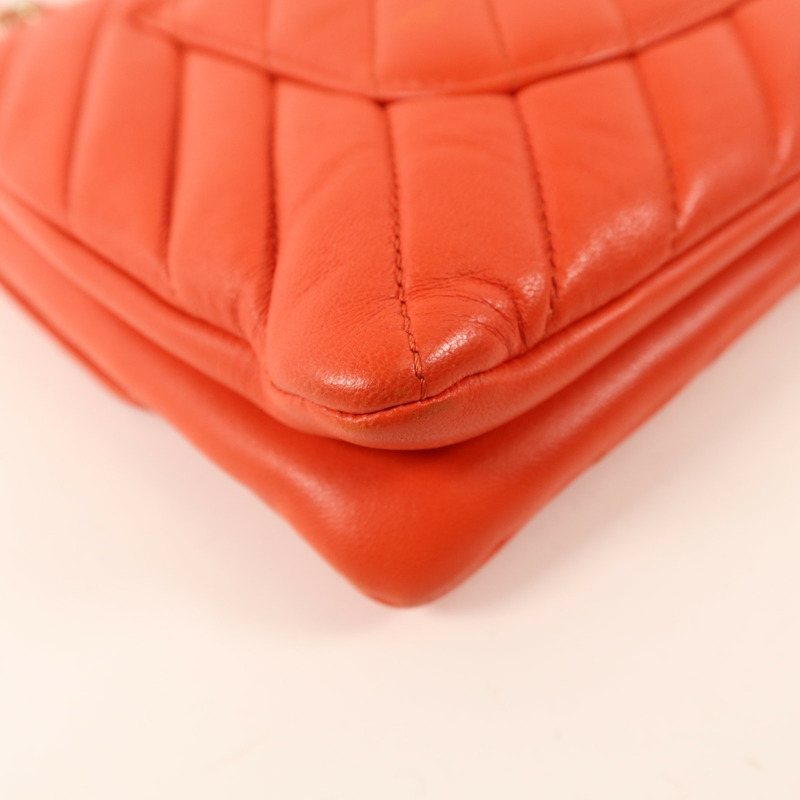 CHANEL 羊皮皮革Trendy CC Chevron Wallet On Chain金扣鏈帶肩背袋-16