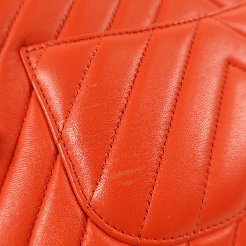 CHANEL 羊皮皮革Trendy CC Chevron Wallet On Chain金扣鏈帶肩背袋-17