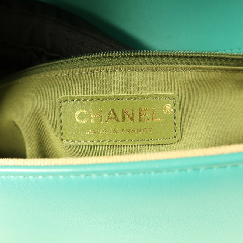 CHANEL 羊皮皮革Boy 28金扣鏈帶肩背袋-5